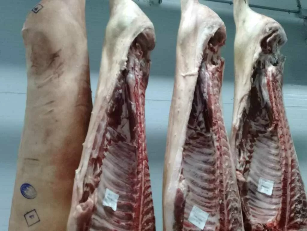 мясо свинины полутуши в Омске и Омской области